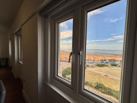 2 bedroom flat to rent - Photo 3