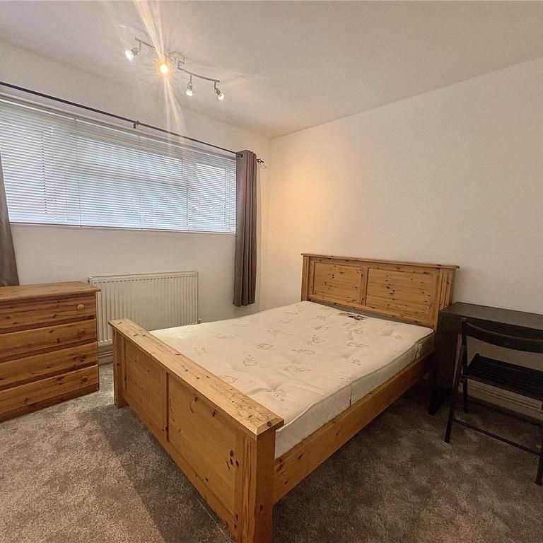 3 bedroom apartment to rent - Photo 1