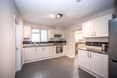 Harrowden Road, Bedford, MK42 - Photo 5