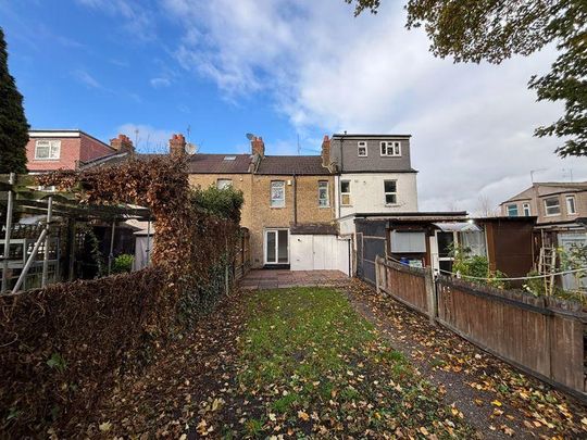 3 bedroom terraced house to rent - Photo 1