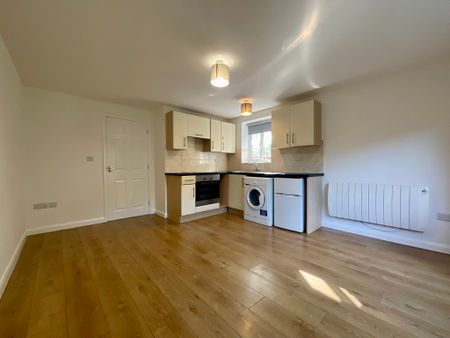 2 bedroom Ground Floor Flat to let - Photo 4