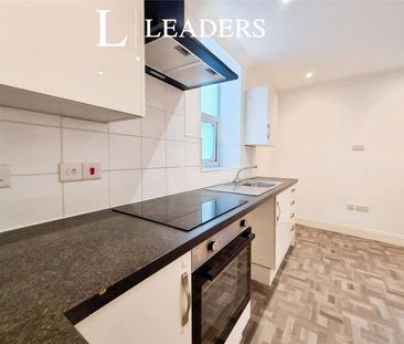 1 bedroom apartment to rent Station Road, Westcliff-on-Sea, Essex, SS0 - Photo 2