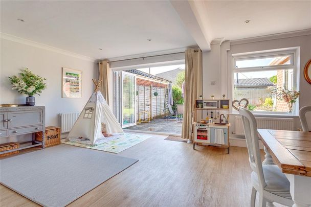 3 bedroom link detached house to rent - Photo 1