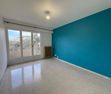 Location Appartement 3 pièces 68m² NICE 06300 - Photo 4