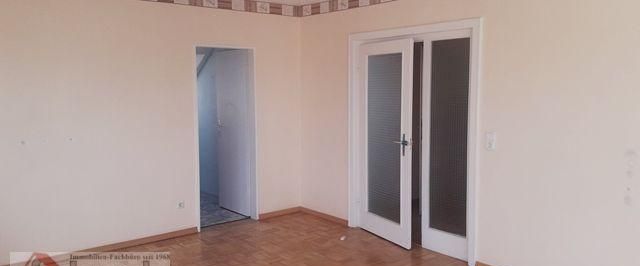 Exposé 2616 • Sie suchen eine 2 ZKB Dachgeschosswohnung mit Südbalkon? - Photo 1