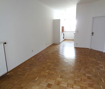 Gemütliche Mietwohnung mit neuer Einbauküche, Terrasse und Lift, in... - Foto 2