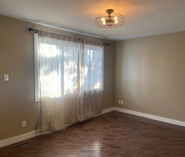BROCK - 5205 51 Avenue - 5205 - Photo 5