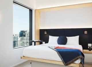 Signature Studio Suite - Photo 1