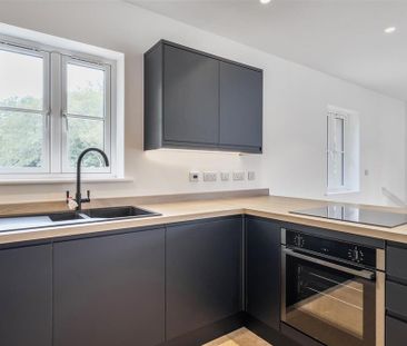 2 bedroom coach house to rent - Photo 6