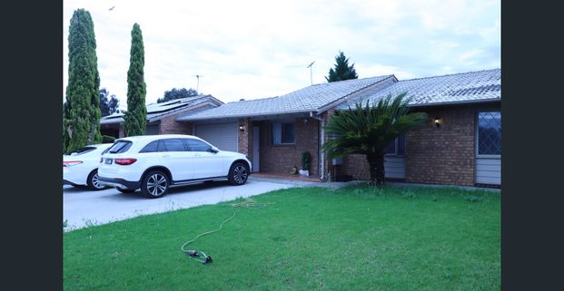 Family Home in a Peaceful Court Location! - Photo 1