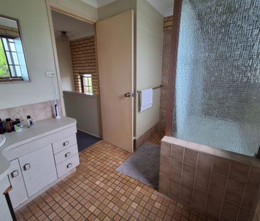 Charming Townhouse in Heart of Redcliffe - Photo 1