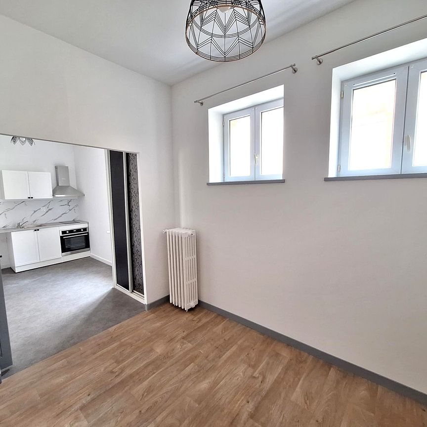 Location Appartement 3 pièces 47m² LES SABLES D OLONNE 85100 - Photo 1