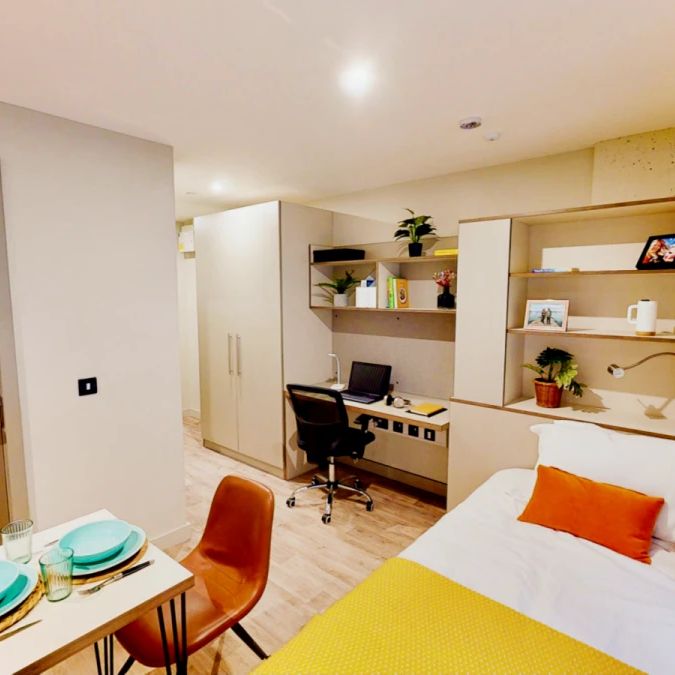 Standard Studio (Wet Room) - Photo 1