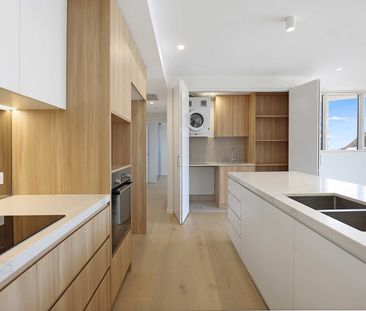 502/7 Miles Street, Coolangatta, Qld 4225 - Photo 2