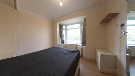 5 bedroom detached house to rent - Photo 4