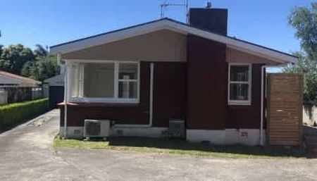 Hukanui School Zoned & Close to Westfield Chartwell! - Photo 3