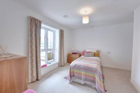 1 bedroom retirement property to rent - Photo 4
