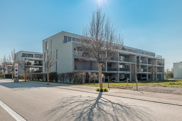 "Modern wohnen mit Gartensitzplatz und Blick ins Grüne!" - Photo 1