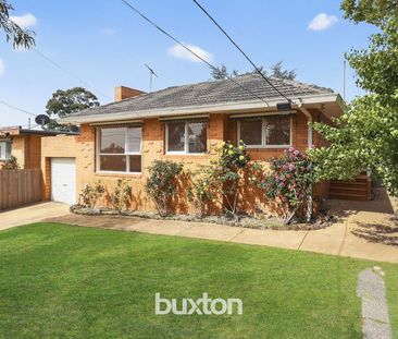 Charming Family Living in the Heart of Ashwood - Photo 5
