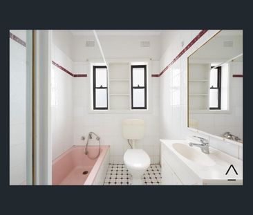 Bright & Modern 2-Bedroom Home with Spacious Yard - Photo 4