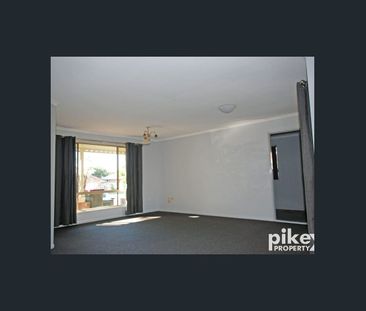 Right in the heart of Burpengary - Photo 3