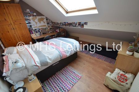 6 Bedroom Mid Terraced House for rent in Ashville Road - Photo 2