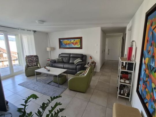 Appartement 4.5 pièces récent à CHF 2'305.-/mois charges comprises - Photo 1