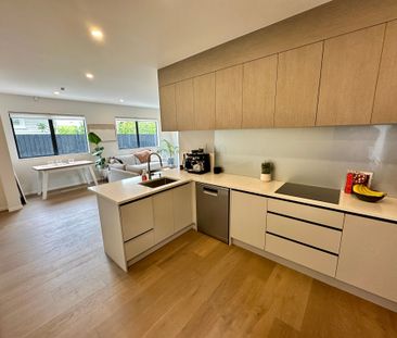 Three Bedroom Point Chevalier - Photo 6