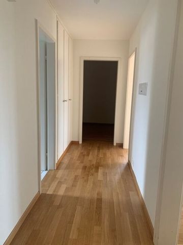 Family apartment with 4 rooms in a quiet location on the 2nd floor - Foto 3