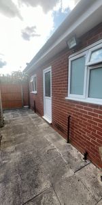 Great West Road, Hounslow - Photo 4