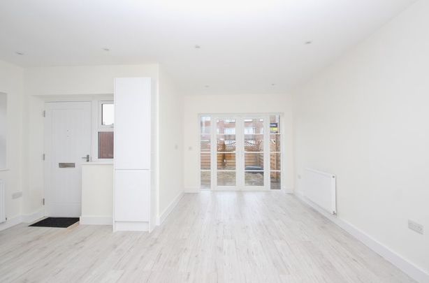 Wimborne Road, Bournemouth - Photo 1