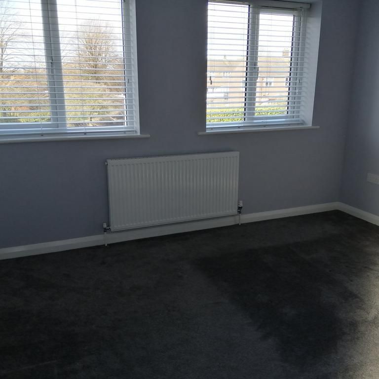 2 bedroom end of terrace house to rent - Photo 1