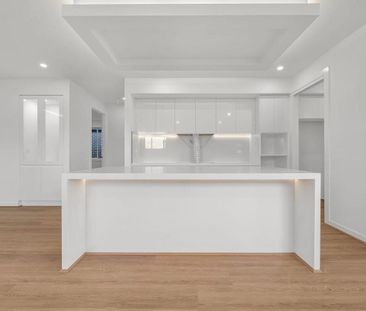 Unique Layout with 3 Ensuites - Perfect for Families or Shared Living! - Photo 4