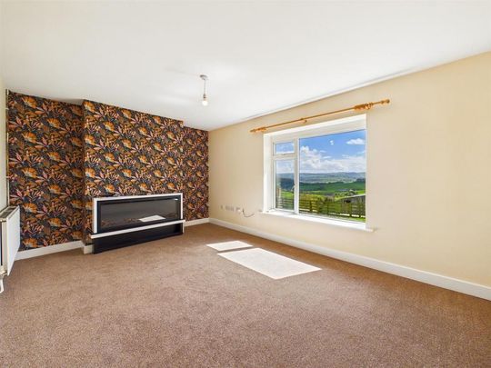 3 bedroom detached bungalow to rent - Photo 1