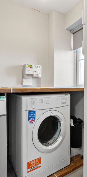 The Property In Sugar Way - Boleyn Avenue Studio 2 - Photo 1