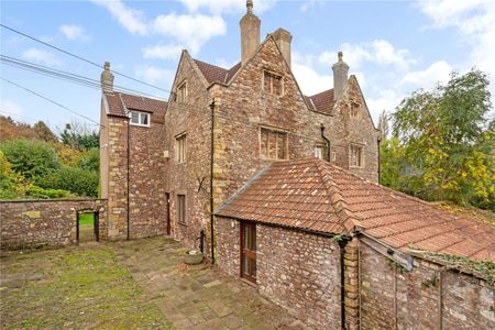 A beautiful detached farm house - Photo 3