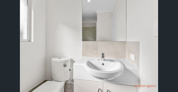 "Stunning Coastal Home for Rent in Two Rocks - Your Ultimate Oceanfront Retreat!" - Photo 1