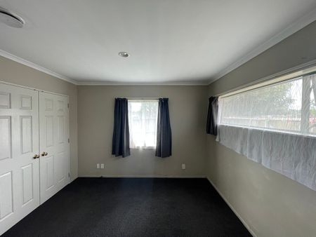 Manurewa - Photo 2