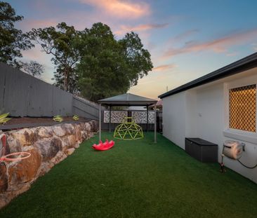 Spacious & Stylish Modern Four Bedroom Family Home - Photo 6