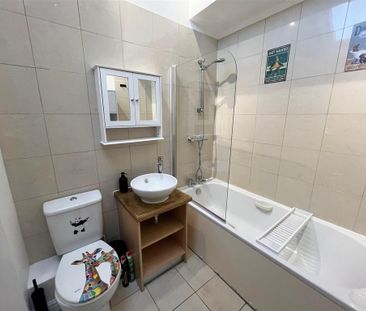 3 bedroom townhouse to rent - Photo 2