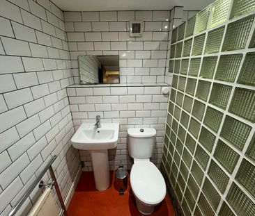 Flat to rent on - Photo 2