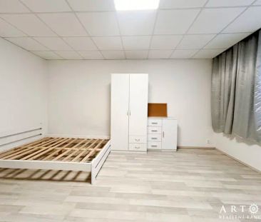 Studentské bydlení na akademický rok: Obrovský byt 3+kk (75 m - Fotografie 5