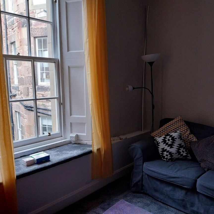 4 Bed Flat, Clerk Street, EH8 - Photo 1