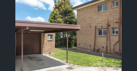 Immaculate Apartment in Super Convenient Location! - Photo 4