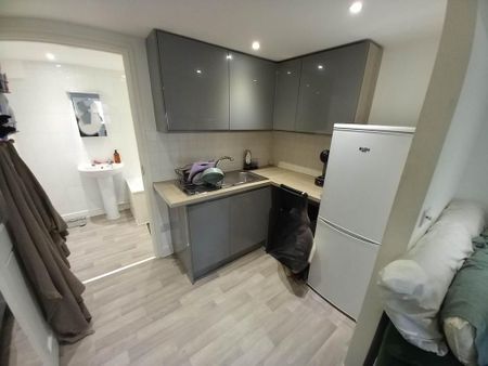 1 bedroom flat to rent - Photo 3