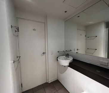 803/1 Marlin Parade, Cairns City QLD 4870 - Apartment For Rent | Do... - Photo 3