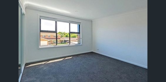 Modern Three-Bedroom Duplex - Photo 3