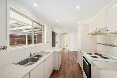 57 Greenmeadows Drive, Port Macquarie NSW 2444 - House For Rent | Domain - Photo 2