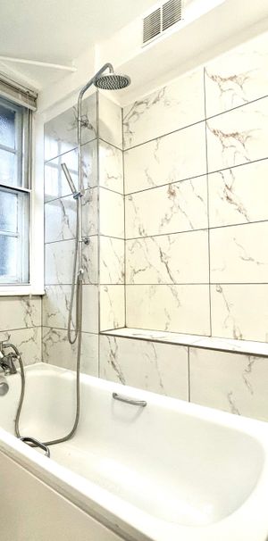 Kings Road, Berkshire Kings Road, Berkshire - Photo 1