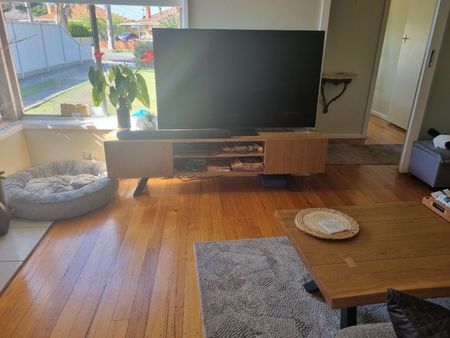 Thomastown - Photo 2